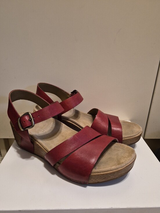 Dansko Shoes - Dansko "Lindsey" Rich Red Leather Strappy Chunky Sandals sz.9/39 Ret.$140